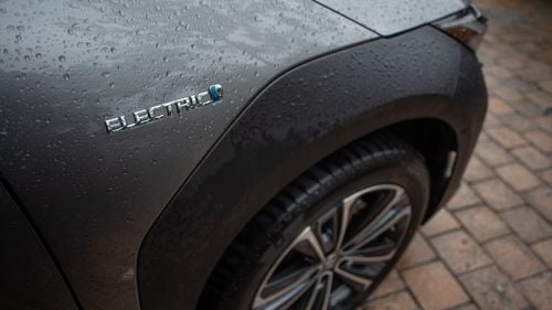 Ministrul Mediului: Speranţa mea este că, şi cu o bonificaţie mai mică, apetitul pentru maşini electrice va rămâne la fel de mare / 5.000 de euro pentru un autoturism care de multe ori nu depăşeşte 25.000 de euro este o sumă binevenită