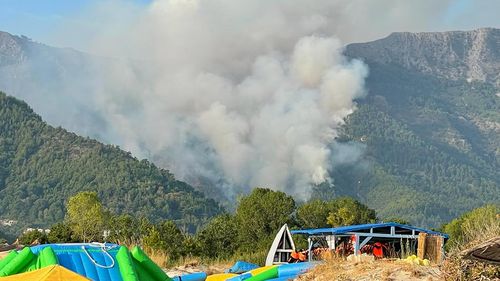 Incendiile de vegetaţie din Grecia: O femeie, acuzată de incendiere neintenţionată după ce o ţigară aruncată neglijent ar fi dus la un incendiu în Chios