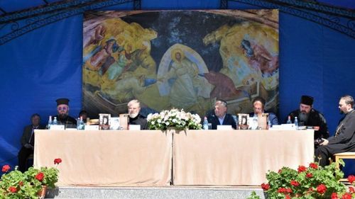 Episcopul Hușilor acuză că o instituție a statului a vrut să cenzureze un volum dedicat arhimandritului Mina Dobzeu din cauza unui pasaj critic la adresa corectitudinii politice