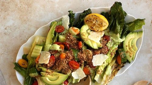 Patru idei de salate rapide, unele pe post de fel unic, și sfaturi de la bucătarii restaurantelor londoneze care le propun în meniurile lor estivale