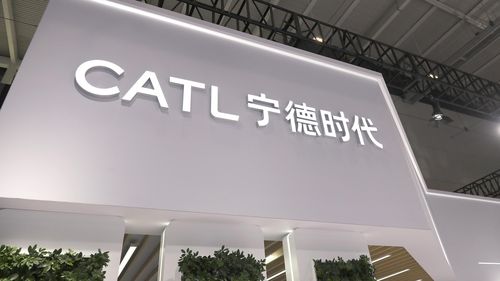 Acțiunile producătorilor chinezi de baterii cresc cu peste 70 miliarde de dolari de la începutul războiului din Orientul Mijlociu