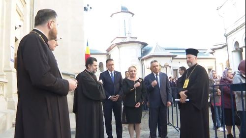 VIDEO Viorica Dăncilă şi Theodor Paleologu au participat la slujba de la Patriarhie cu ocazia sărbătorii Sfântului Dimitrie cel Nou
