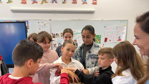 ”Ora cu și pentru animale”, aprobată la nivel național. Elevii vor învăța cum să îngrijească și să înțeleagă necuvântătoarele / Hilde Tudora: ”Această materie dezvoltă empatia”