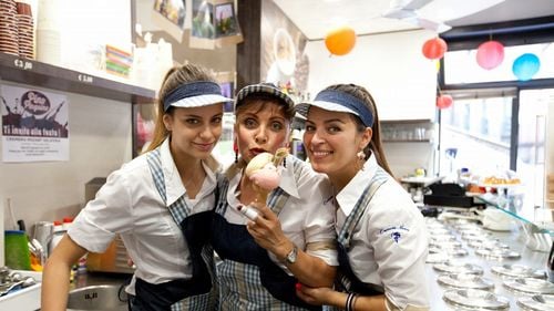 O fostă badantă din România a devenit în Italia proprietara unei patiserii / "Fiecare produs de la Cremeria Mozart este realizat manual"