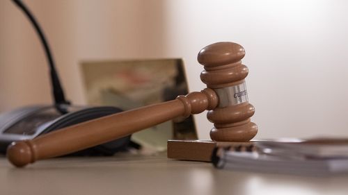 Legea de modificare a Codului penal privind sancţionarea protestelor - constituţională