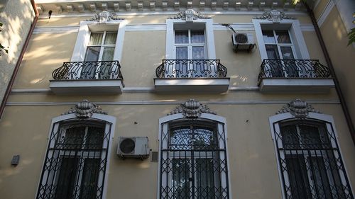 FOTO Arhiepiscopia Tomisului a dat în judecată Primăria Constanța, susține edilul Vergil Chițac: Vrea proprietatea vilei arhierești / Teodosie: „Am găsit și la arhivele din București niște documente”  