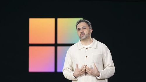 Șeful departamentului de AI de la Microsoft avertizează că este „periculos” să studiezi conștiința inteligenței artificiale