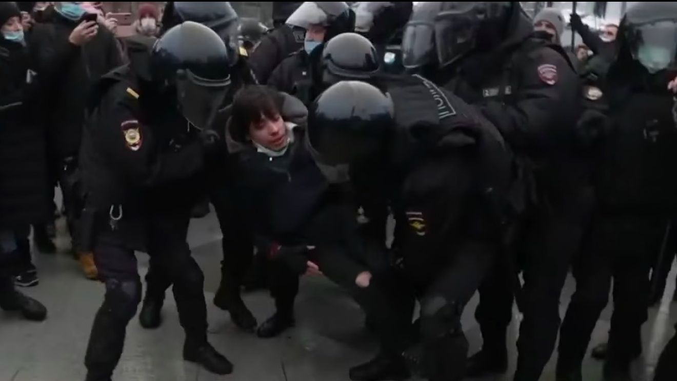 Secretarul american de stat Antony Blinken condamnă violențele forțelor de ordine ruse împotriva protestatarilor care au ieșit în stradă să ceară eliberarea lui Alexei Navalnîi