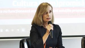 Roxana Wring despre colaborarea cu Securitatea: ”Eu nu am putut să refuz. Este un tip de presiune pe care cei care s-au bucurat de democrație încă din anii copilăriei nu au cum să-l înțeleagă”