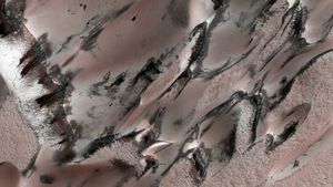 Fragmente rezultate din impacturi străvechi, de acum 4,5 miliarde de ani, descoperite în mantaua planetei Marte