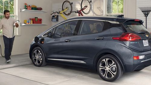 General Motors extinde rechemarea vehiculelor electrice Chevrolet Bolt din cauza riscului de incendiu / Costuri de 1 miliard de dolari pentru producătorul american
