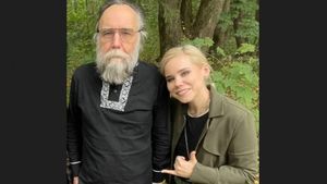 Un consilier al lui Zelenski neagă implicarea Ucrainei în presupusul atentat în care fiica ideologului lui Putin și-a pierdut viața
