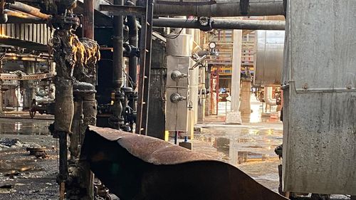 Bărbatul rănit în explozia de la Rafinăria Petromidia, internat în Constanța, susţine că starea sa de sănătate nu este aşa de bună cum a anunţat compania: "Să vă fie ruşine!"