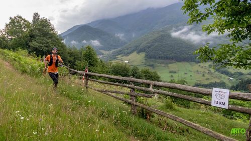 Burduf Challange, concurs de alergare în Mărginimea Sibiului, sâmbătă / Traseu de 14 km, cu o diferență de nivel de 1.100 m / Câștigătorii primesc câte un burduf de brânză