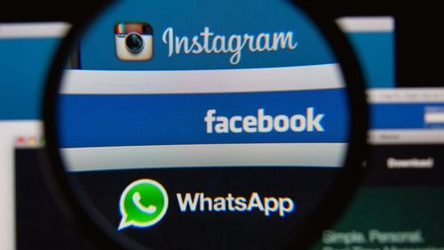 Facebook îşi pune brandul pe WhatsApp şi Instagram