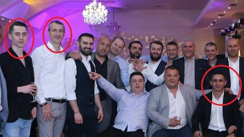 Mai mulți aromâni din Voluntari, printre care un nepot al lui Gigi Becali, înființează Partidul Alianța Tinerilor Democrați – numele formațiunii premierului ungar Viktor Orban. Fondatorii neagă orice legătură cu cei doi