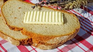 Unt versus margarină: Care este mai bun pentru alimentație? Nutriționist: Niciun aliment nu trebuie privit ca fundamental și definitiv „rău” sau „bun”
