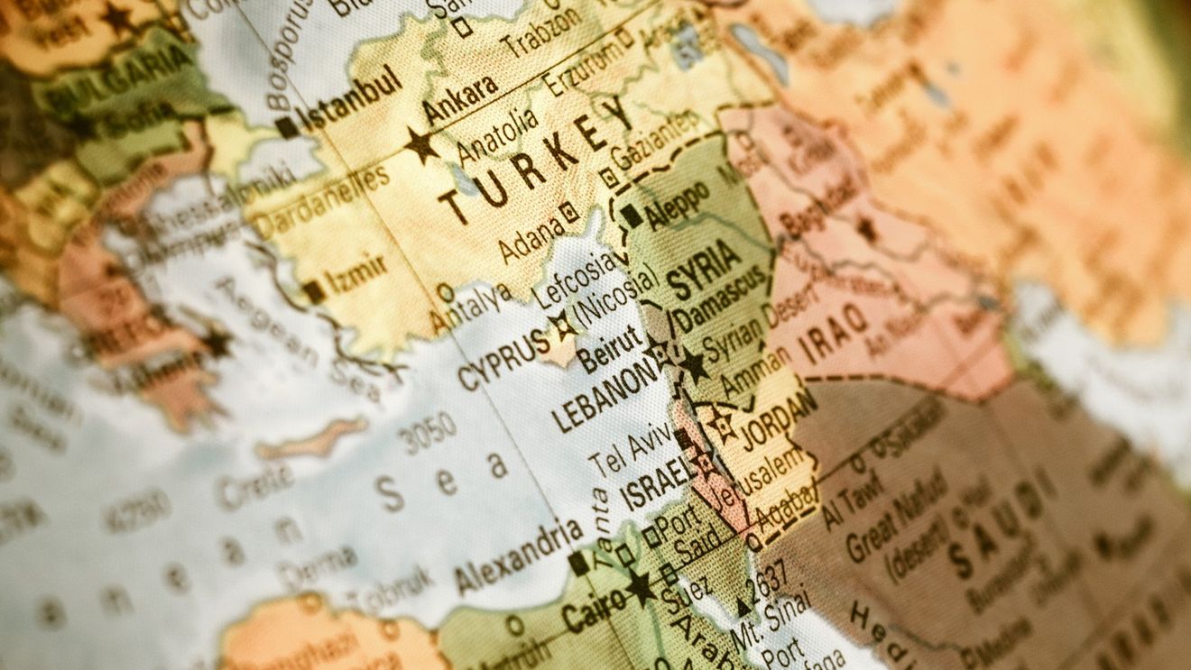 Turcia semnează un pact de apărare cu Damascul în mijlocul avertizărilor către forţele kurde din nordul Siriei