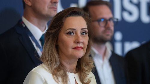 Lasconi, atac la adresa lui Drulă: Câți ați primit documentul politic despre alianța pe care urmează să o încheiem? Conducerea să-și dea demisia dacă la alegerile europarlamentare USR scoate sub 20%. Dacă suntem tratați așa, nu mai rămâne nimeni la partid să lipească afișe