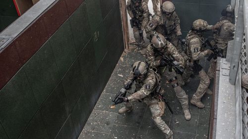 55 de militari albanezi se alături grupului de luptă multinaţional al NATO / Albanezii vor fi integrați batalionului NATO de 1000 de militari