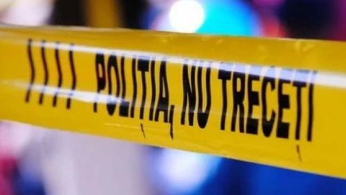 Doi migranți ilegali au fost găsiți morți pe un câmp din Arad, iar un al treilea este grav rănit