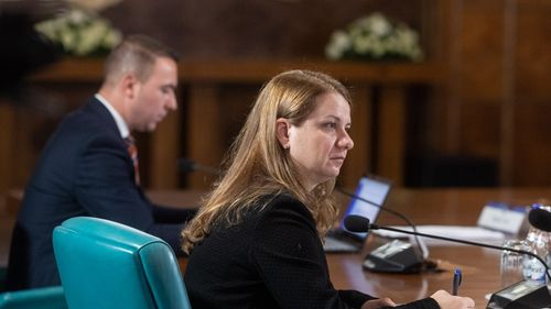 Parlamentarii USR şi Forţa Dreptei au depus moţiune simplă împotriva Ligiei Deca, după rezultatele catastrofale de la testele PISA / ”Ar fi trebuit să-şi dea deja 3 demisii de la preluarea mandatului”
