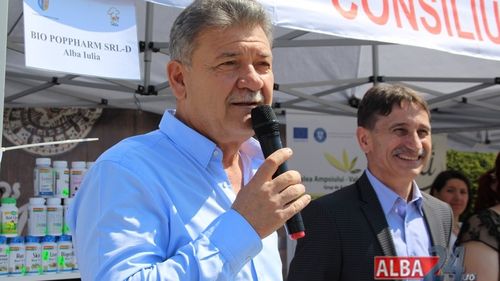 Bătălie încinsă pentru șefia PNL Alba. Președintele Consiliului Județean, Ion Dumitrel, susținător al lui Cîțu, se luptă să preia șefia organizației de la Mircea Hava, unul dintre criticii premierului. Câștigătorul va controla una dintre cele mai numeroase delegații din țară, la Congresul PNL