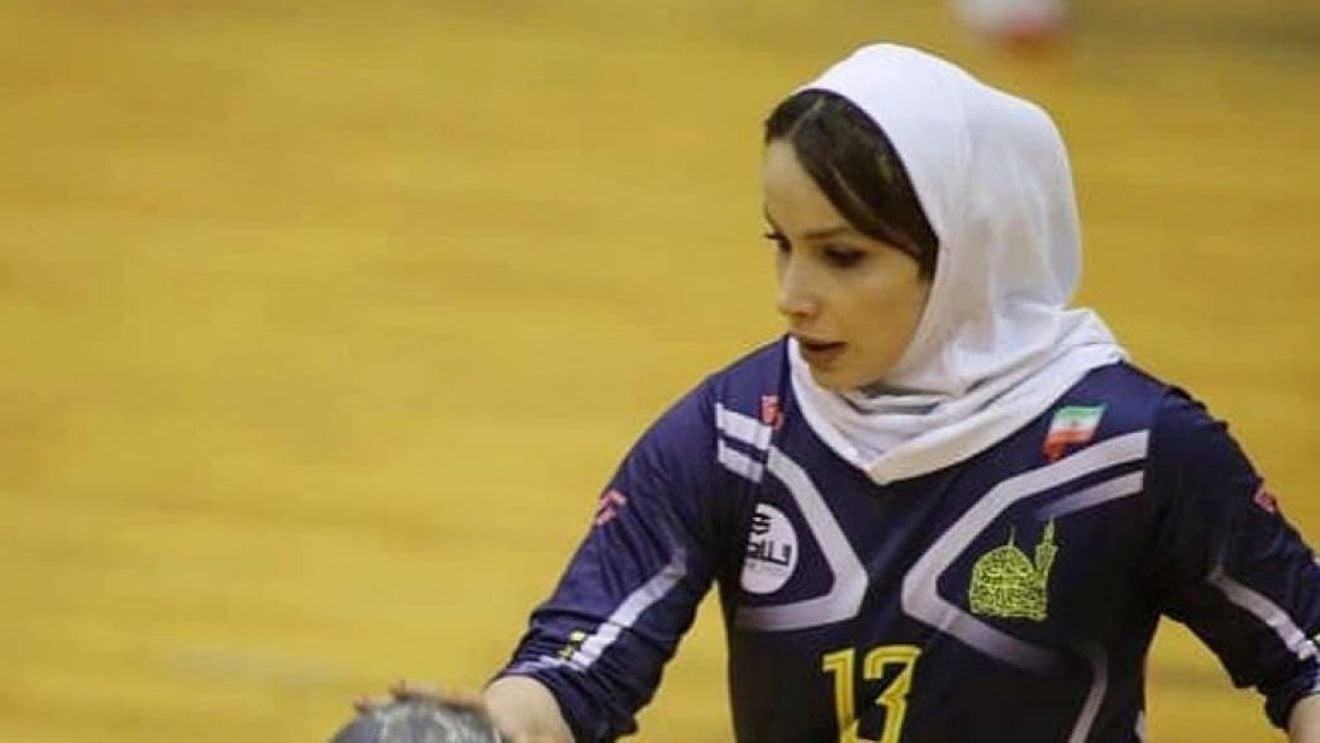 O jucătoare din echipa națională de handbal a Iranului a fugit din delegație, după încheierea CM din Spania. Ea a relatat un incident din meciul cu România și despre abuzurile la care sunt supuse femeile în țara sa