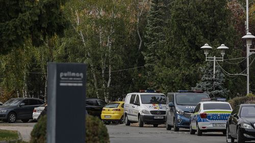 SURSE Anchetatorii au analizat imaginile de pe camerele de supraveghere de la hotelul unde a fost găsit mort militarul francez / Principala ipoteză rămâne sinuciderea