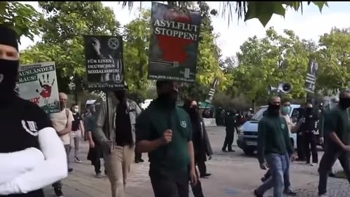 Mai multă violență extremistă de la dreapta, mai puțină de la stânga - concluziile raportului pe 2022 al serviciului intern de informații al Germaniei