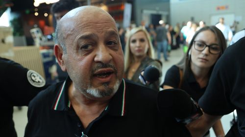 FOTO VIDEO Gradu Cârpaci, membru al unui clan interlop din Timișoara, a fost predat luni procurorilor din Germania / Bărbatul și un alt membru al clanului sunt acuzați că au ținut sclav un bărbat și l-au obligat să doneze un rinichi