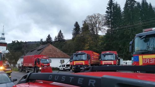 Incendiu la o topitorie din Slatina / Au ars rezervoare cu combustibil