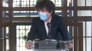 Primarul Capitalei, Nicușor Dan, întrebat de jurnaliști dacă s-a certat cu frizerul: Haideți să facem un sondaj daca ar trebui să ma tund