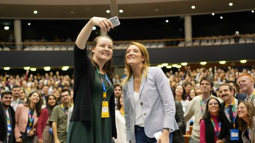 De ce tinerii din România trebuie să fie mai prezenți la Bruxelles? „Ne despart 2 ani de alegerile europene, extremismul politic și euroscepticismul se adâncesc, iar tinerii sunt principalii combatanți ai acestor curente” - Francesca Cristea (Europuls), la Forumul European de Tineret