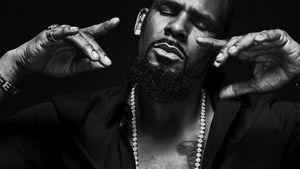 Cântărețul R. Kelly, condamnat la 30 de ani de închisoare pentru agresiuni sexuale, a mai primit o condamnare de 20 de ani pentru pornografie infantilă