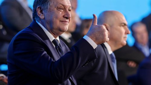 Crin Antonescu l-a lăudat pe Viktor Orbán: ”E un model pentru orice ţară care nu e mare putere, dar care are demnitate şi poziţie la masa europeană” / ”Este o voce, un model, nu prin ce spune, ci cum spune”  