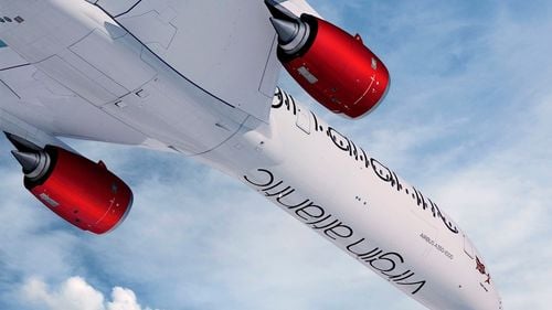 Un avion Virgin Atlantic s-a întors pe aeroportul de pe care decolase după ce s-a aflat că pilotul nu și-a finalizat testele de zbor / Avionul se îndrepta spre Aeroportul JFK din New York