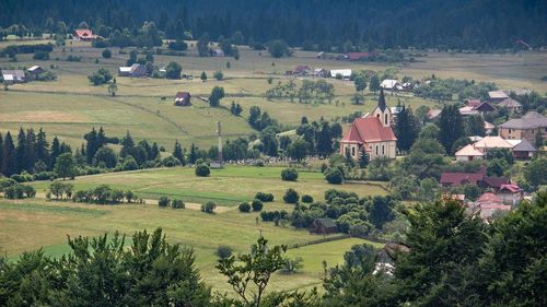 Ministerul Turismului dă startul selecţiei naţionale a satelor turistice care aspiră la titlul „Best Tourism Villages” / România va trimite 8 propuneri în competiţia Organizaţiei Mondiale a Turismului / Criteriile care trebuie îndeplinite