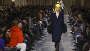 Noua colecție Dior Men de la Paris: multă valvă, puțină eleganță Dior