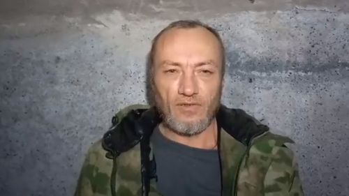 VIDEO Prigojin sugerează că filmul care arăta execuţia cu barosul a unui dezertor Wagner a fost o punere în scenă și publică un alt clip în care presupusa victimă îi mulţumeşte că a fost "iertat"