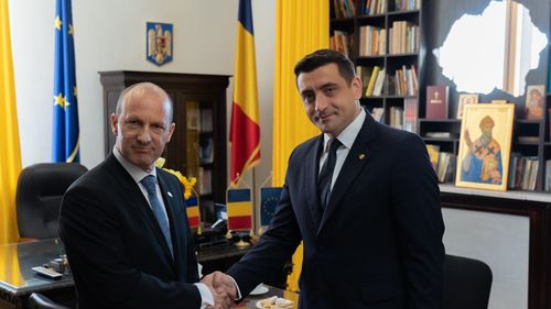 Remus Pricopie, rectorul SNSPA: Întâlnirea ambasadorului Reuven Azar cu politicianul de factură legionară George Simion este o greşeală strategică