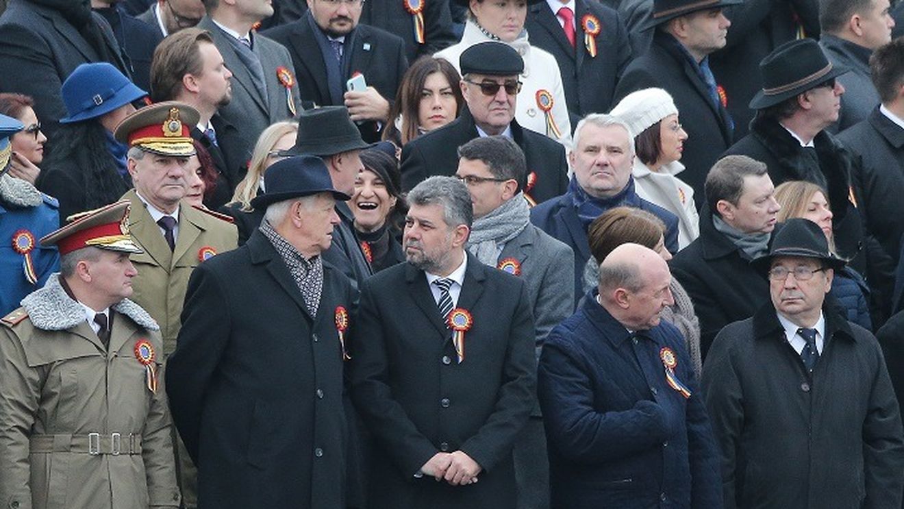 UPDATE Schimb dur de replici între Traian Băsescu şi Marcel Ciolacu: ”Singurul lucru pe care îl mai poate face este să demisioneze” / ”Turnător ordinar. Tu nu mai eşti bun nici să le arăţi oamenilor cum se prepară whisky-ul cu gheaţă” / Cum continuă insultele