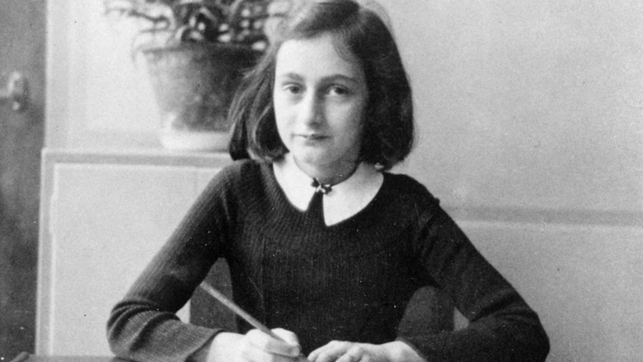Cartea în care era indicat un notar evreu ca fiind cel care a trădat-o pe Anne Frank, retrasă de la tipar de un editor olandez