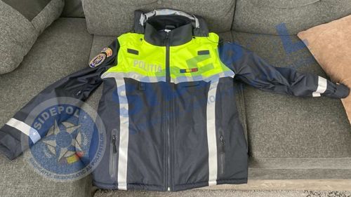 FOTO Sindicaliștii din poliție, nemulțumiți de noile uniforme / Echipamentul "Bazar Europa" costă 5.000 de lei