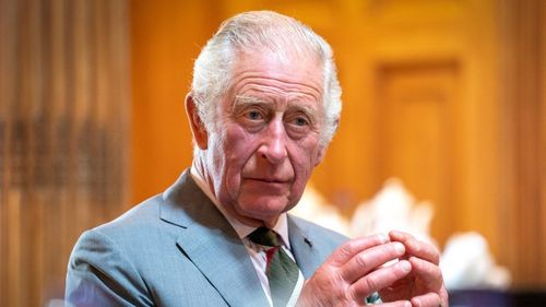 Primul discurs în calitate de Rege. Charles al III-lea Cum a făcut însăşi regina, şi eu mă angajez solemn, de-a lungul timpului rămas pe care Dumnezeu mi-l acordă, să respect principiile constituţionale aflate în inima naţiunii noastre