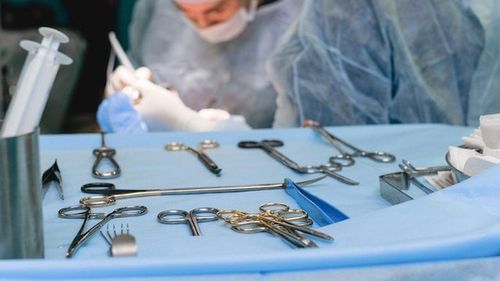 Pacienta internată acum trei luni la Spitalul Floreasca cu arsuri grave şi transferată în Belgia, va fi externată / Sora sa afirma că medicii români i-au spus că pacienta ”nu mai are resurse”