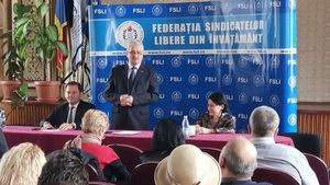 Sindicatul FSLI anunță proteste, dacă nu se amână scăderea orelor de școală. Cere, în premieră, să fie redus numărul elevilor din clase și implementat programul Școală după școală pentru toți copiii