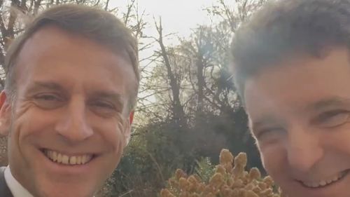 VIDEO Emmanuel Macron îi urează bun venit lui Nicușor Dan, în limba română