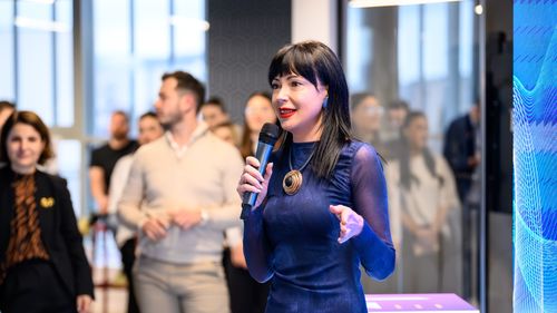 VIDEO INTERVIU Bianca Muntean, coordonatoare hub de inovare digitală: Pentru IMM-uri, digitalizarea înseamnă un proces complex, complicat și scump / Nu tehnologia ne va lua locul de muncă, ci o persoană care va ști să utilizeze tehnologia