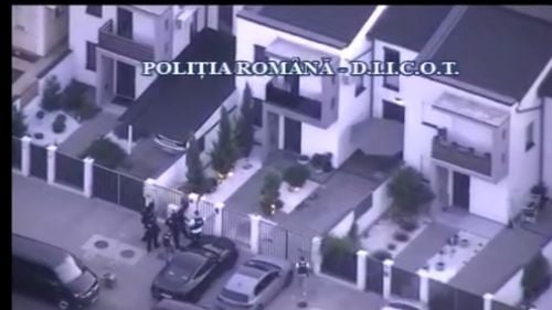 Rețineri în dosarul contrabandei cu țigări de la Arad. Liderul grupării a fugit cu câteva ore înainte de acțiunea DIICOT. Oamenii legii i-au confiscat un Ferrari din curte